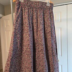 Reitmans Signature floral skirt. Just below the knee A-line skirt. Size 10 NEW